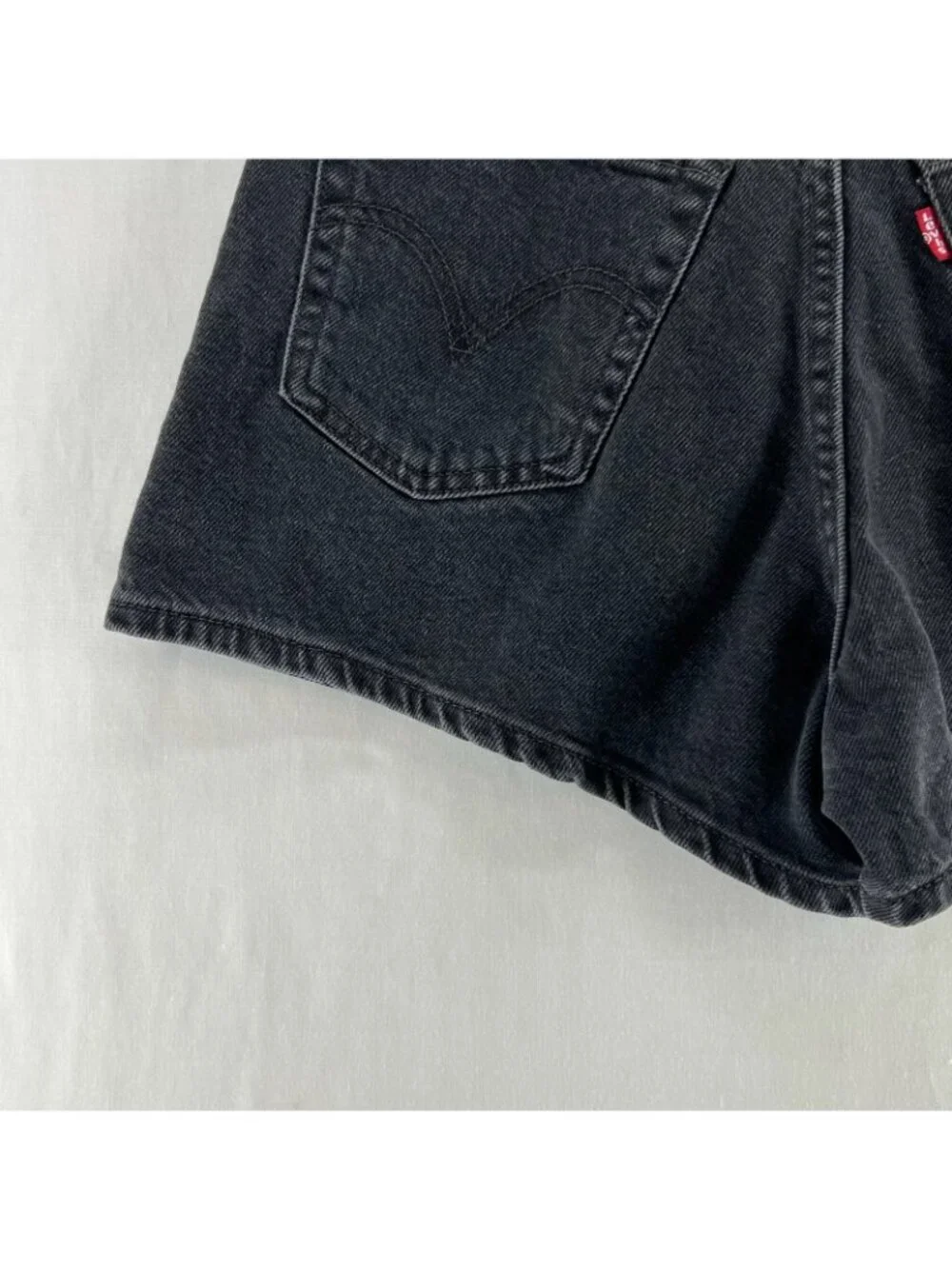 Levi's High Waisted Mom Shorts Womens 25 Denim High Rise Zipper Fly Washed Black